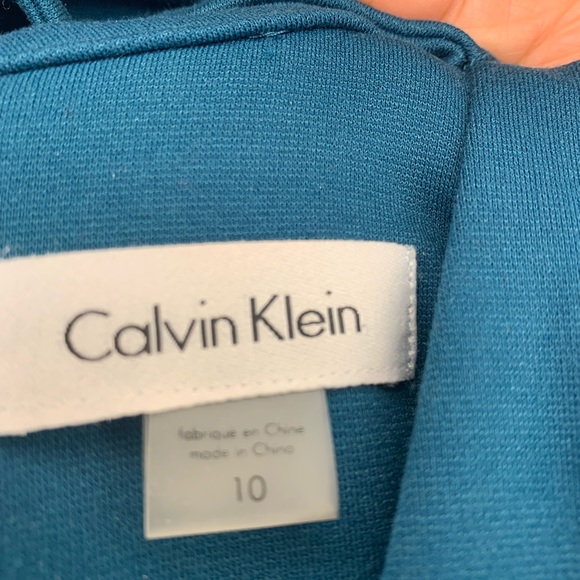 Teal color, flattering décolletage & sleeveless dress. Good condition. Size 10 - Picture 5 of 6